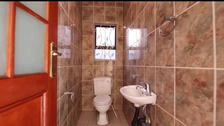 4 Bedroom Property for Sale in Ifafi North West